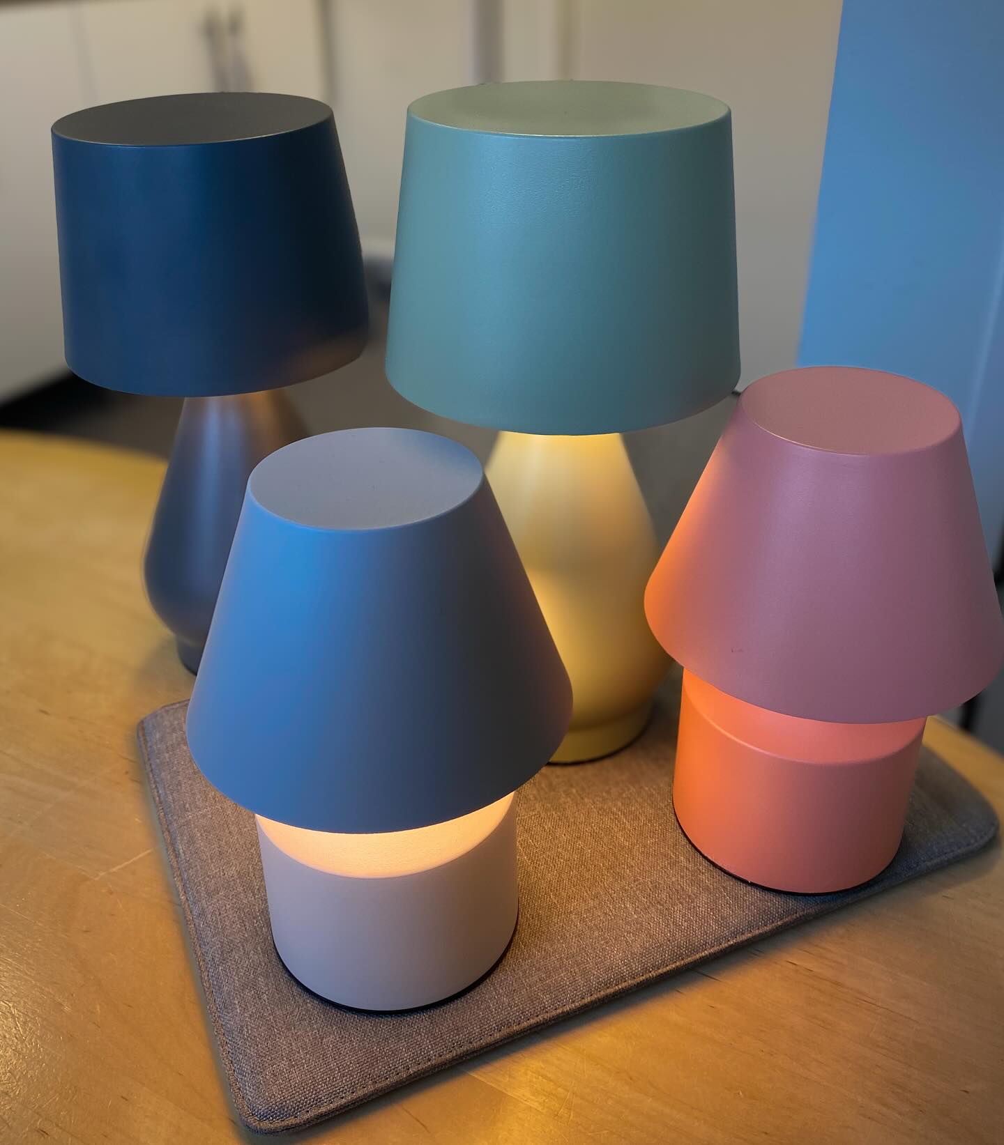 NO CABLE colorful pot medium uppladdningsbar