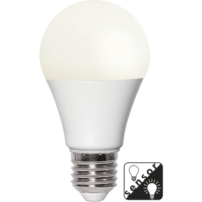 LED sensorlampa 8,2W 806lm 2700K E27